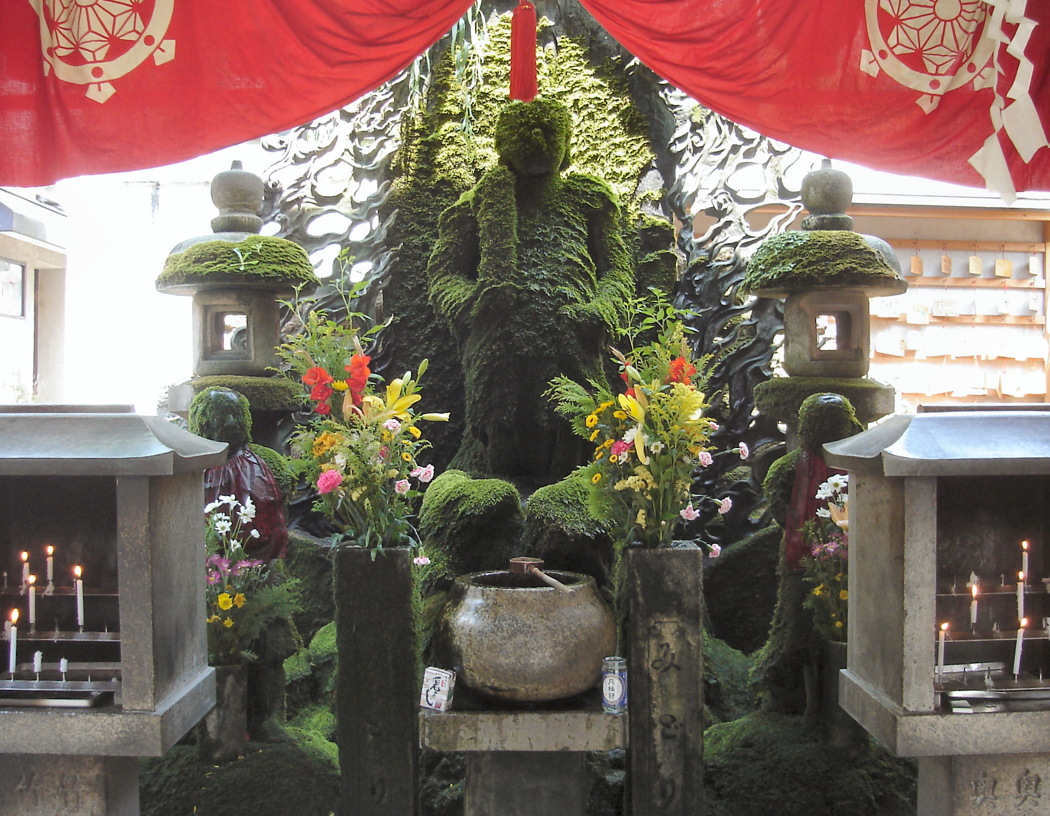 Hozenji Temple
